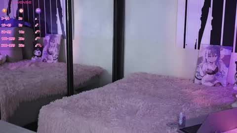 Snapshot of prettybones chatting on 02.10.25 Violet online show from 02.10.25