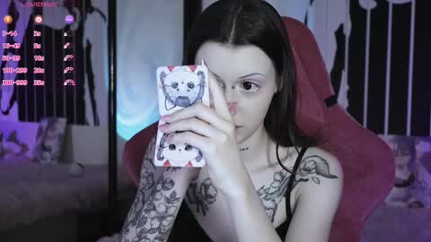 Snapshot of prettybones chatting on 02.27.25 Violet online show from 02.27.25