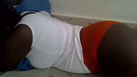 prettybooty1 online show from 12.23.25