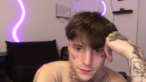 pretty boy online show from 11.22.25