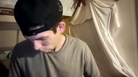 Snapshot of prettyboytatted69 chatting on 12.21.24 Prettyslangin69 FYPM online show from 12.21.24