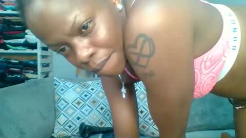 PrettyEla online show from 10.08.25