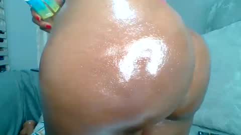 PrettyEla online show from 11.21.25