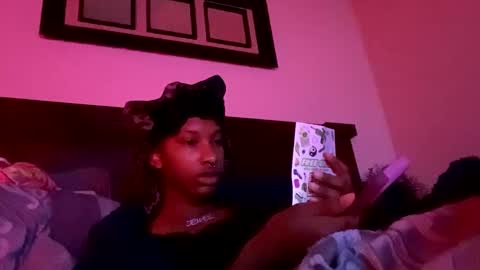 Snapshot of prettyfacefemale chatting on 10.14.25 prettyfacefemale online show from 10.14.25