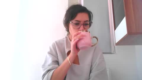 prettyjulliette online show from 10.19.25