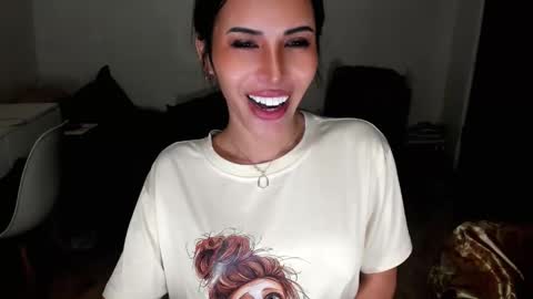 Snapshot of prettylittlesuckerr chatting on 09.22.25 Jovill Mays online show from 09.22.25