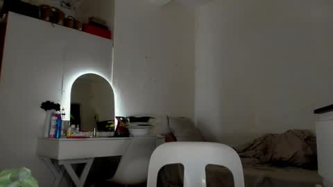 Snapshot of prettylittlesuckerr chatting on 10.29.25 Jovill Mays online show from 10.29.25