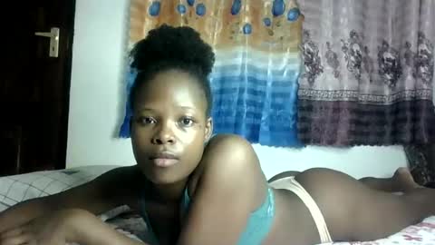 Snapshot of prettymelly_ chatting on 01.23.25 Melly online show from 01.23.25