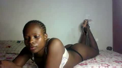 Snapshot of prettymelly_ chatting on 02.19.25 Melly online show from 02.19.25