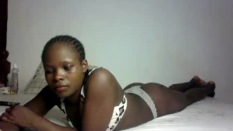 Snapshot of prettymelly_ chatting on 02.24.25 Melly online show from 02.24.25