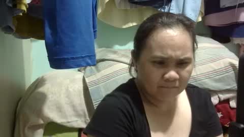 Snapshot of prettynhing chatting on 12.06.24 Nhing online show from 12.06.24