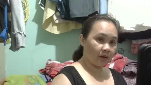 Snapshot of prettynhing chatting on 12.08.24 Nhing online show from 12.08.24