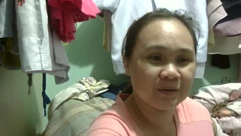 Snapshot of prettynhing chatting on 12.08.24 Nhing online show from 12.08.24