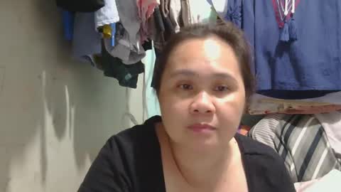 Snapshot of prettynhing chatting on 01.01.25 Nhing online show from 01.01.25