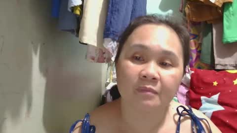 Snapshot of prettynhing chatting on 01.10.25 Nhing online show from 01.10.25