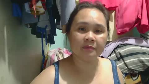Snapshot of prettynhing chatting on 01.20.25 Nhing online show from 01.20.25