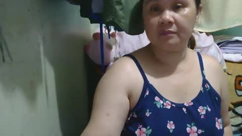 Snapshot of prettynhing chatting on 01.25.25 Nhing online show from 01.25.25