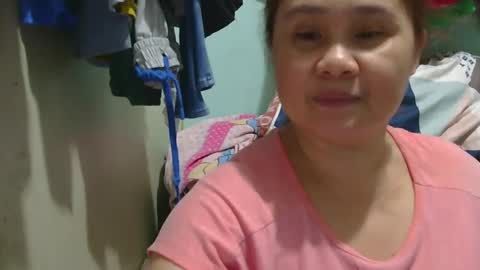 Snapshot of prettynhing chatting on 01.26.25 Nhing online show from 01.26.25