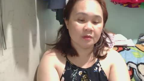 Snapshot of prettynhing chatting on 01.29.25 Nhing online show from 01.29.25