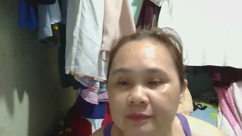Snapshot of prettynhing chatting on 02.17.25 Nhing online show from 02.17.25
