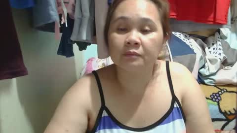 Snapshot of prettynhing chatting on 02.25.25 Nhing online show from 02.25.25