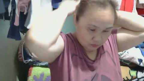 Snapshot of prettynhing chatting on 02.28.25 Nhing online show from 02.28.25