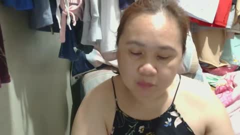 Snapshot of prettynhing chatting on 03.02.25 Nhing online show from 03.02.25