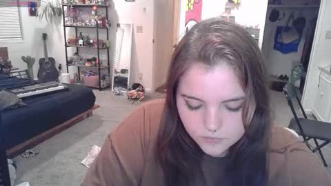 pretttypearl online show from 10.31.25