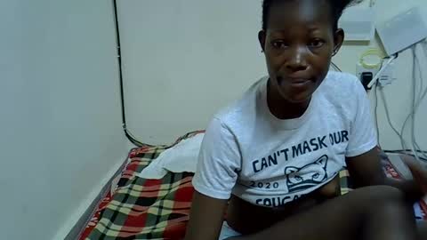 Snapshot of prettyqueen24 chatting on 11.01.25 Pretty Queen online show from 11.01.25