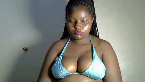 Snapshot of prettyriss chatting on 05.19.26 prettyriss online show from 05.19.26