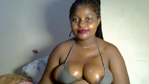 Snapshot of prettyriss chatting on 05.29.26 prettyriss online show from 05.29.26