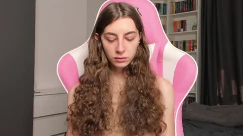 Snapshot of prettysomething chatting on 06.25.26 Sophie next stream will be at Monday i will wait you guys online show from 06.25.26