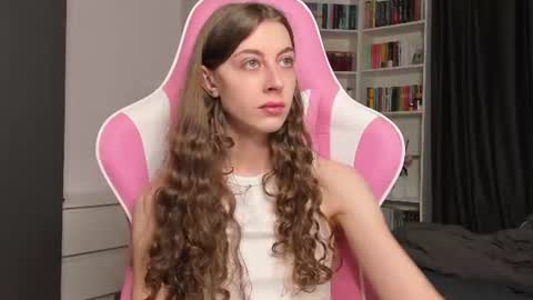 Snapshot of prettysomething chatting on 07.07.26 Sophie next stream will be at Monday i will wait you guys online show from 07.07.26