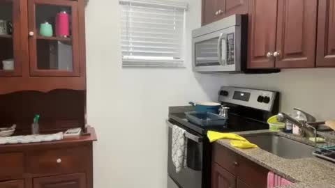 prettyyykittyyy22 online show from 09.30.25