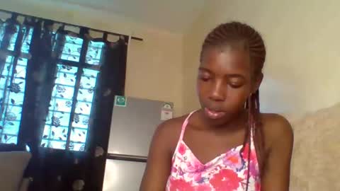 prettyzuzu online show from 10.20.25