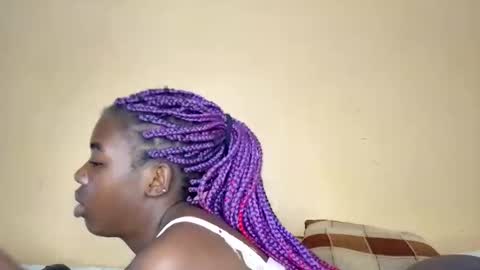 prettyzuzu online show from 12.02.25