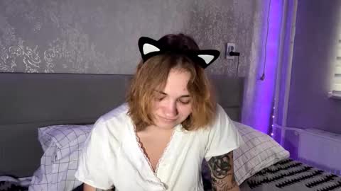 Snapshot of primrosebrabsona chatting on 10.16.25 Anna Vdovoch online show from 10.16.25