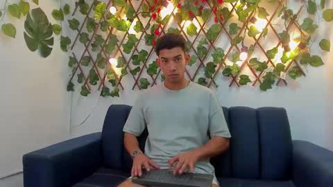 prince_arthur77 online show from 01.05.25