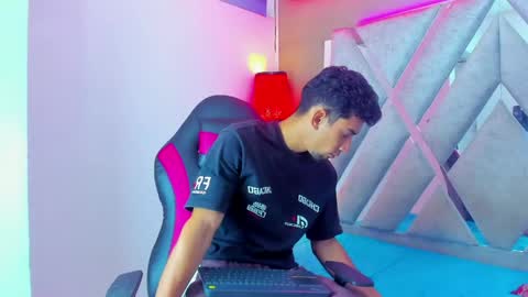 prince_arthur77 online show from 04.15.26