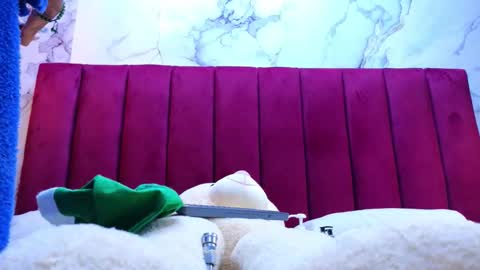 PRINCEPOPPY  online show from 12.21.25