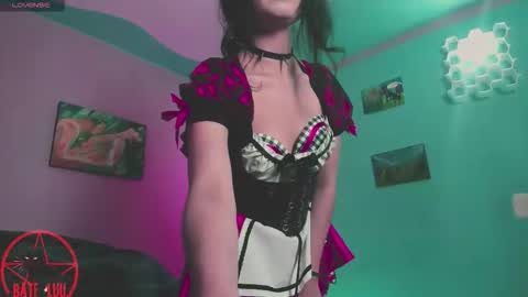 Snapshot of princesita_valija chatting on 10.11.25 Beth   online show from 10.11.25