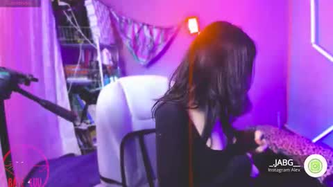 Snapshot of princesita_valija chatting on 10.24.25 Beth   online show from 10.24.25