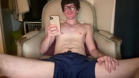 Snapshot of princespeaches chatting on 10.08.25 Peaches online show from 10.08.25