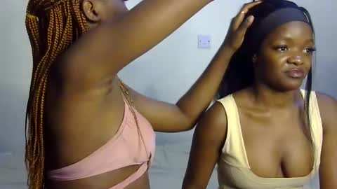 Snapshot of princess_bee1 chatting on 10.23.25 princess online show from 10.23.25