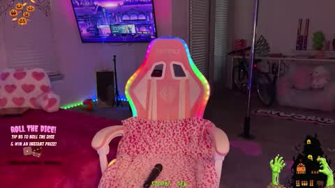 Cece  NEXT LIVESTREAM -- DEC. 4th  7 PM CST online show from 10.29.25