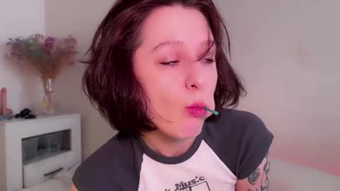 Snapshot of princess_euphoria chatting on 02.18.25 Kristina online show from 02.18.25