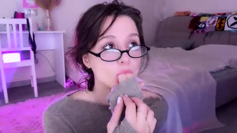 Snapshot of princess_euphoria chatting on 09.11.25 Kristina online show from 09.11.25