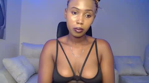 Snapshot of princess_princessa chatting on 02.13.25 princess_princessa online show from 02.13.25
