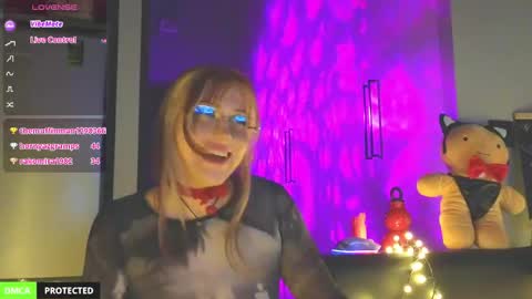 Yo Im Sofiee online show from 04.17.26