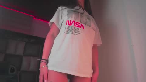 Snapshot of princess_tokyo_ chatting on 09.30.25 princess_tokyo_ online show from 09.30.25